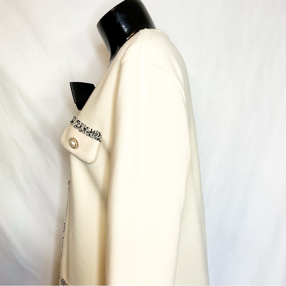Elegant Cream Dress with Black Bow & pearl details - Picture 5 of 11